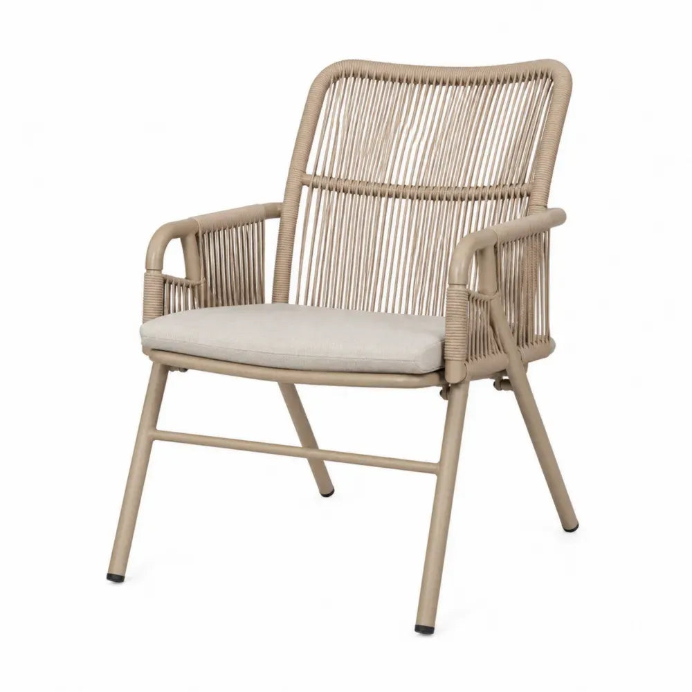 Gartenstuhl mit Armlehnen aus pulverbeschichtetem Stahl PE-Rattan und Polyesterkissen Beige 66 x 75 x 89 cm
